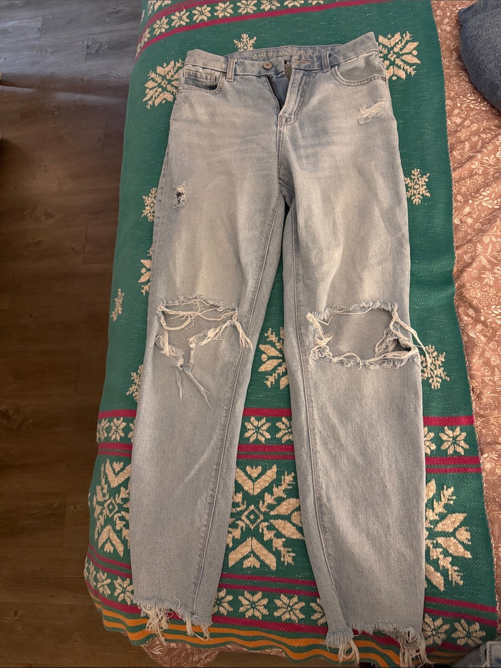 American Eagle Outfitters Light Blue Distressed Boyfriend Jeans
